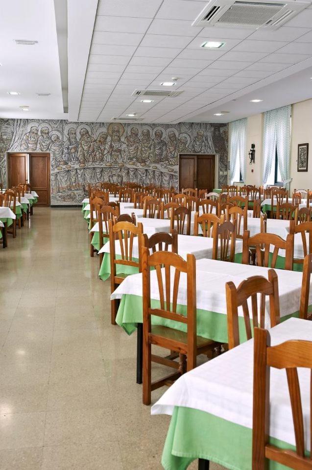 Hospederia Monasterio De Poio Hotel Bagian luar foto